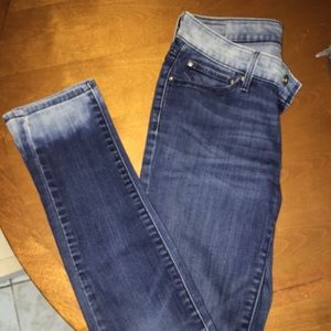 Levi’s Demi curve jeans